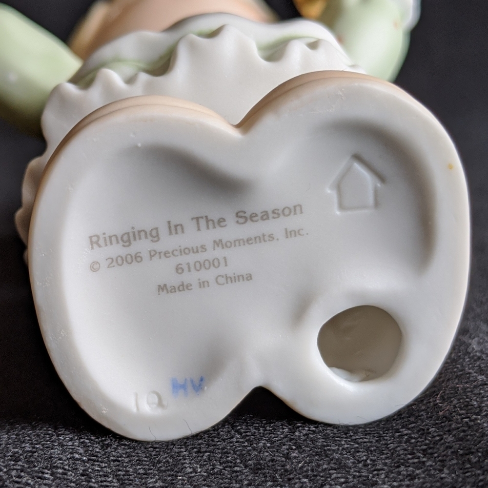 Precious Moments "Ringing In The Season" - Picture 9 of 14